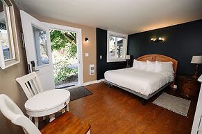 Similkameen Wild Resort & Winery