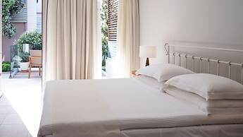 The Mini Beach Hotel