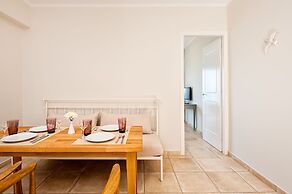 The Mini Beach Hotel