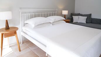 The Mini Beach Hotel