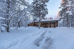 Kuukkeli Log Houses Aurora Resort