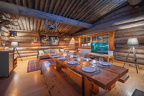 Kuukkeli Log Houses Aurora Resort