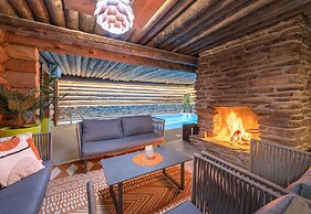 Kuukkeli Log Houses Aurora Resort