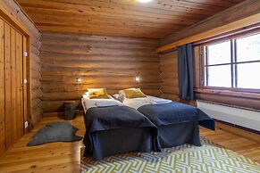 Kuukkeli Log Houses Aurora Resort