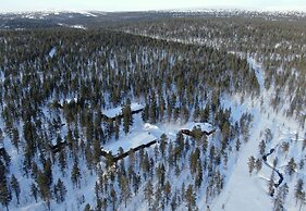 Kuukkeli Log Houses Aurora Resort