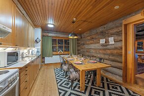 Kuukkeli Log Houses Aurora Resort