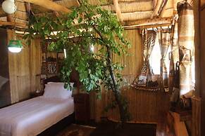 Dzibanana Lodge & Camping