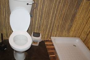 Dzibanana Lodge & Camping