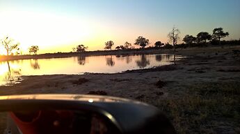 Dzibanana Lodge & Camping