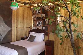 Dzibanana Lodge & Camping