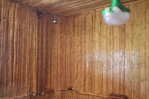 Dzibanana Lodge & Camping