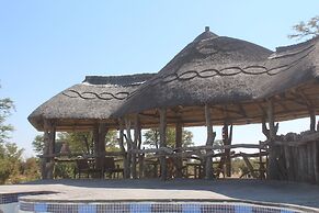 Dzibanana Lodge & Camping