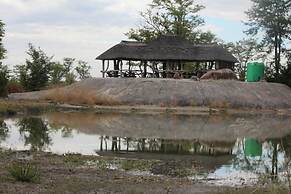 Dzibanana Lodge & Camping