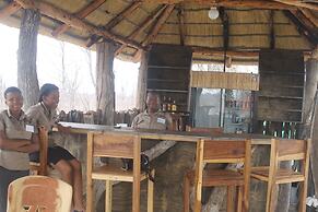 Dzibanana Lodge & Camping