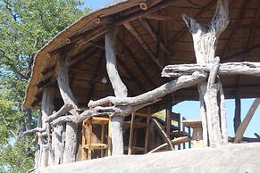 Dzibanana Lodge & Camping