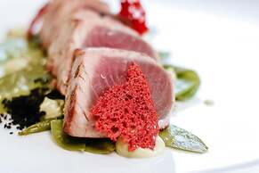 Bella Hotel & Restaurant