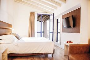 Bella Hotel & Restaurant