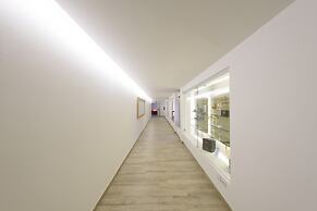 Bella Hotel & Restaurant