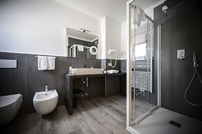 Bella Hotel & Restaurant