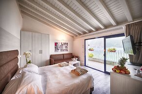 Bella Hotel & Restaurant