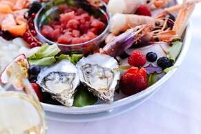 Bella Hotel & Restaurant