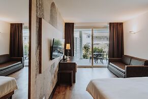 Bella Hotel & Restaurant