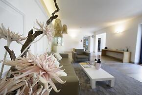 Bella Hotel & Restaurant