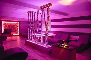 Bella Hotel & Restaurant