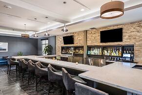 Holiday Inn Hotel & Suites Silicon Valley - Milpitas by IHG
