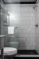 Black Swan - Sobro Nashville