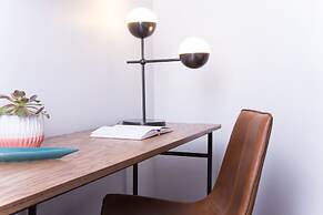 Black Swan - Sobro Nashville