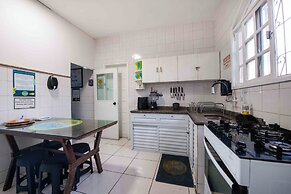Onça da Praia Hostel