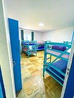 Onça da Praia Hostel