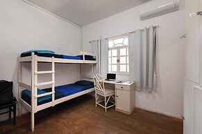 Onça da Praia Hostel