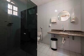 Onça da Praia Hostel