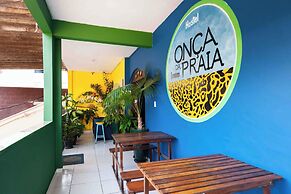 Onça da Praia Hostel