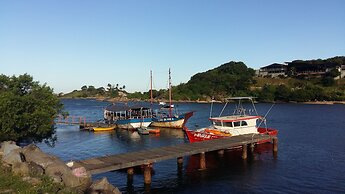 Onça da Praia Hostel