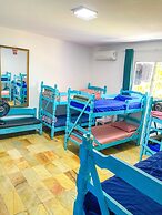 Onça da Praia Hostel