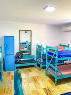 Onça da Praia Hostel
