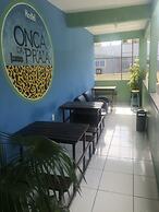 Onça da Praia Hostel