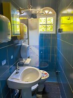 Onça da Praia Hostel