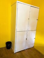 Onça da Praia Hostel