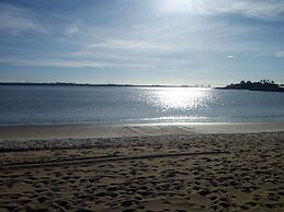 Onça da Praia Hostel