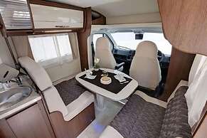 Go Outdoors Motor Home - Caravan Park