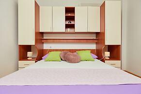 Apartments Zelic Tucepi