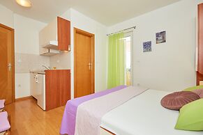 Apartments Zelic Tucepi