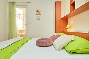 Apartments Zelic Tucepi