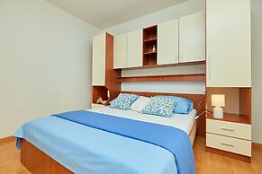 Apartments Zelic Tucepi