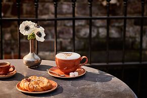 The Collector Inn - Adults Only