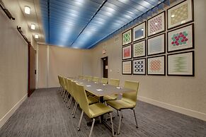 Holiday Inn Express & Suites Mount Vernon by IHG